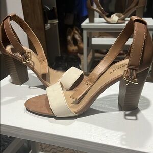 Old Navy Cream and Brown Block Heel Slingbacks